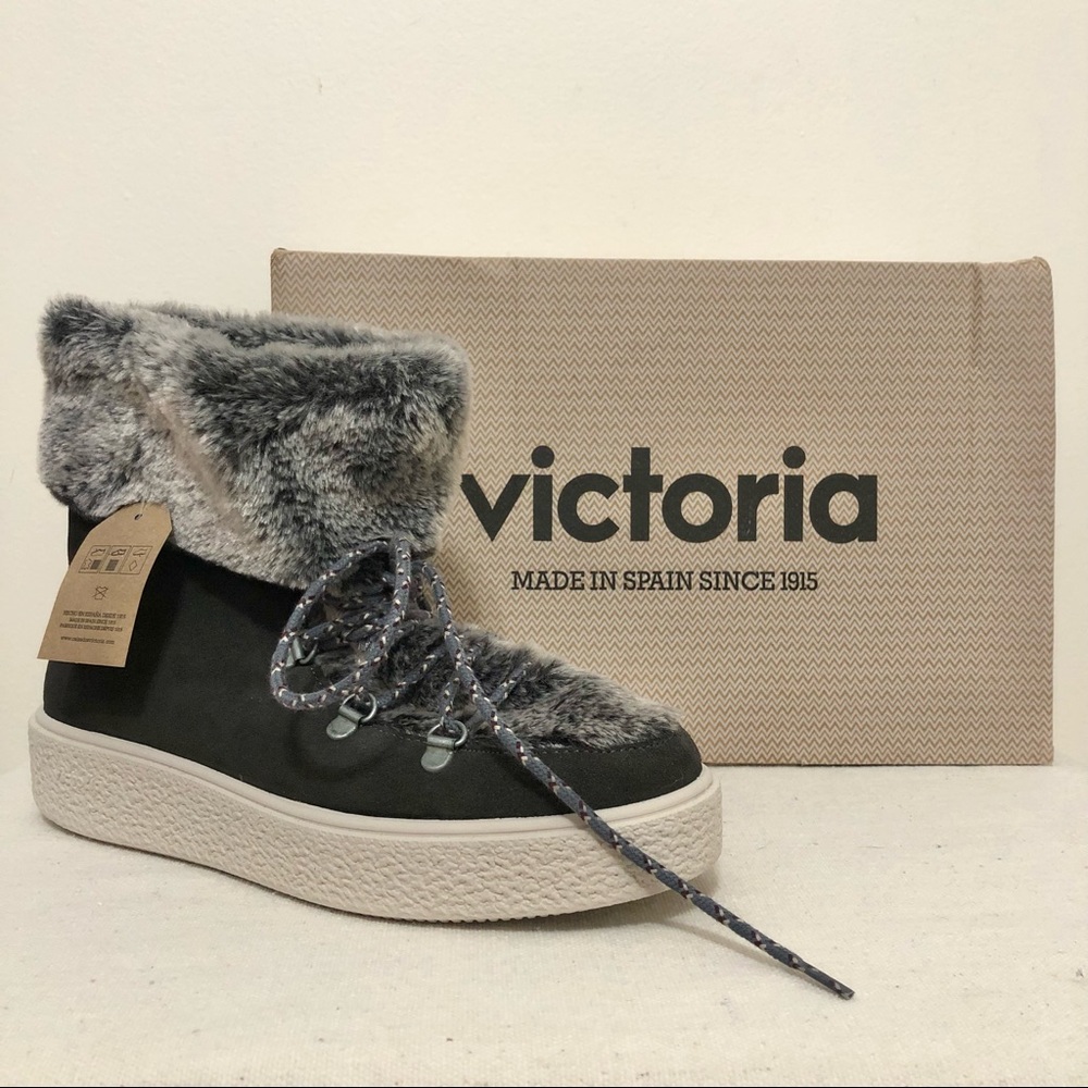 NIB Victoria Antracita Suede Leather Boots Outdoorsy Comfort